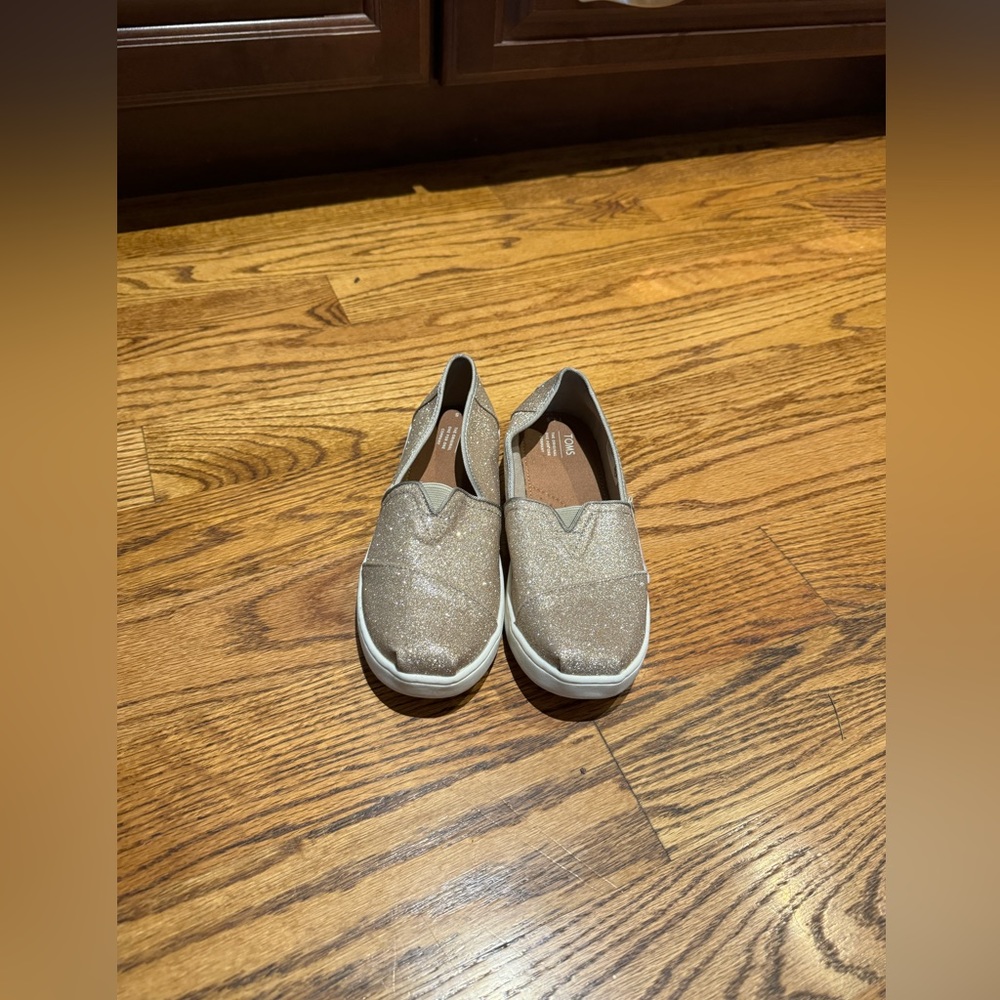 Tom’s glittery shoes for kids